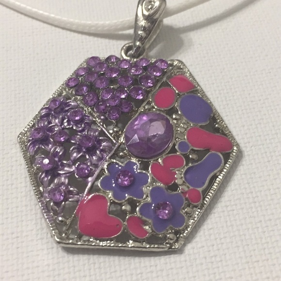 ✨Purple Floral Rhinestone Hexagon Pendant Silver Necklace✨ - Picture 7 of 9
